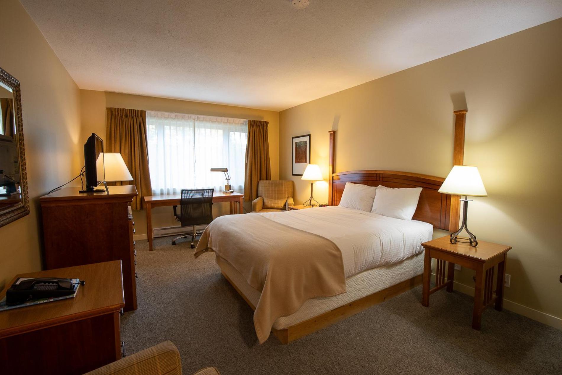 Dease Lake Northway Motor Inn מראה חיצוני תמונה